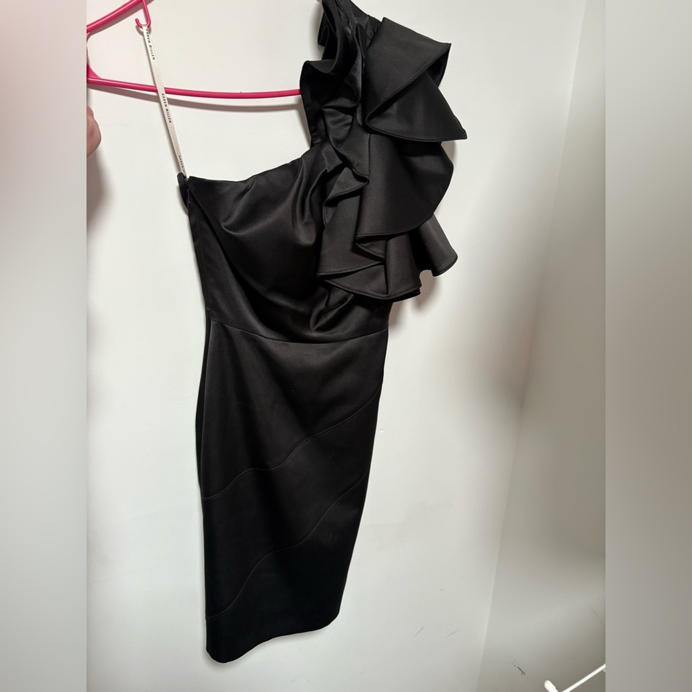 Elegant Black One-Shoulder Dress